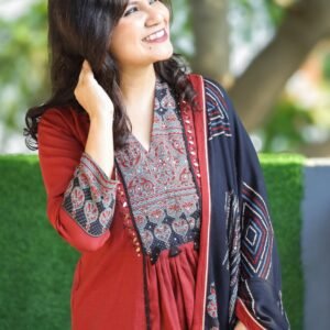 Ready Made Pure Dubai Silk Digital Print Three Piece Work Type: Digital Print Fabric: Pure Dubai Silk (luxurious & smooth finish) (