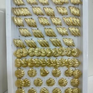 various gold-plated fashion rings.y)1P