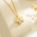 Delicate small leaf necklace | stainless steel and color guaranteed