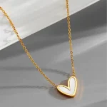 White shell heart necklace | stainless steel and color guaranteed