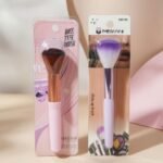 pair of makeup blush brushes, 1 pice