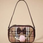 vintage Burberry Nova Check shoulder bag.