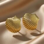 gold shell stud earrings